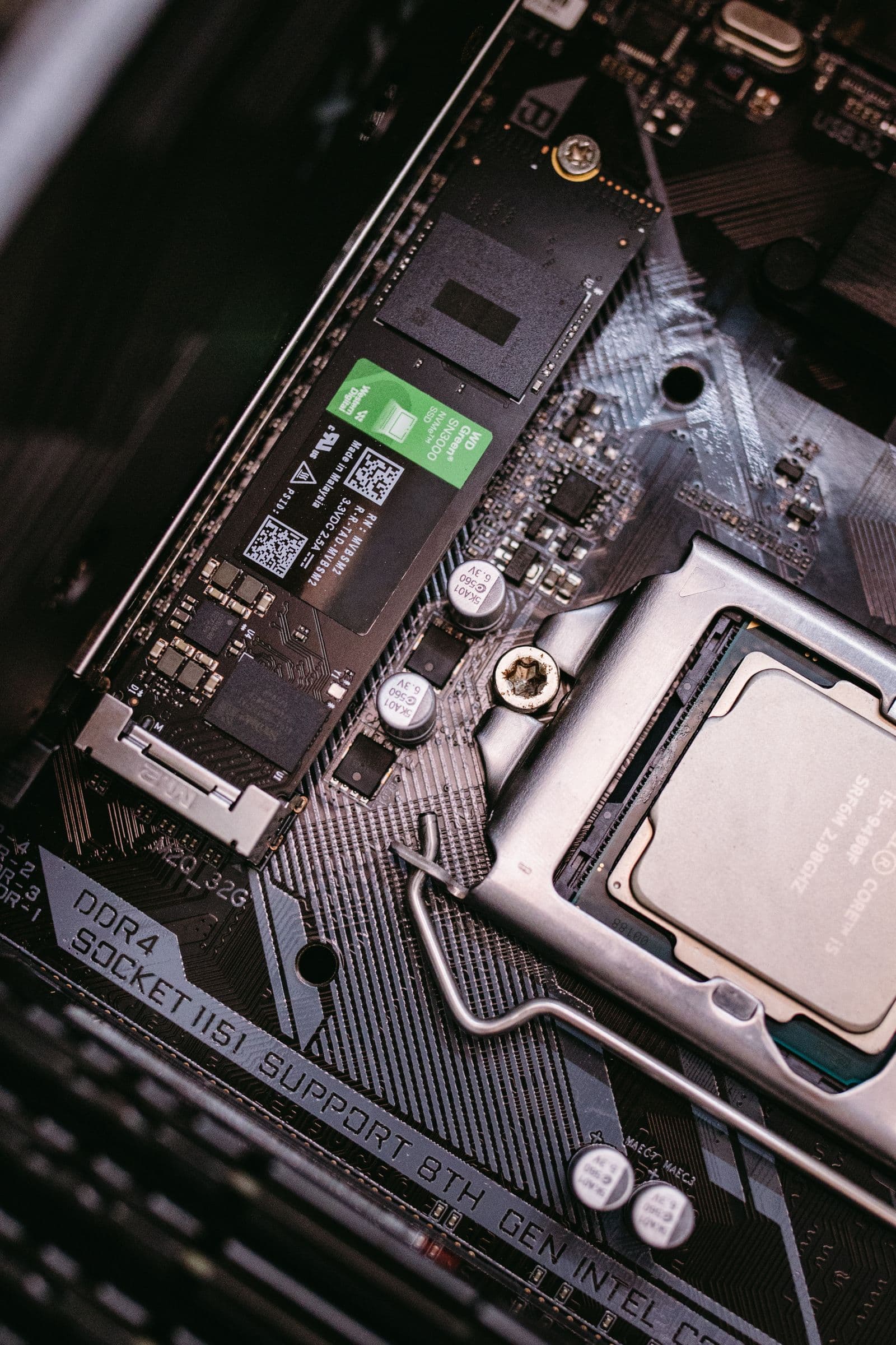 Moderne Serverhardware als Darstellung eines geschützten Hyper-V-Hosts