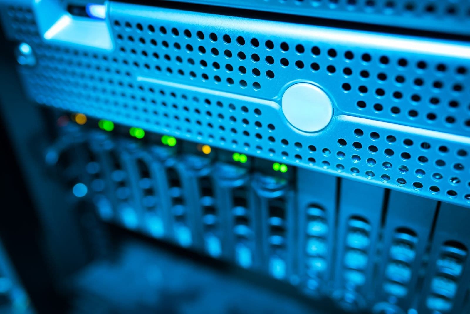 Datenbankadministrator bei der Prüfung einer Point-in-Time-Restorefolge